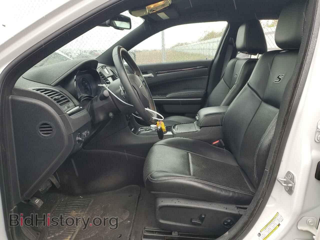 2019 CHRYSLER 300 - VIN: 2C3CCABG2KH538237 - Фото 7