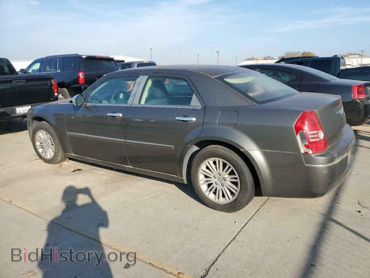 2010 CHRYSLER 300 - VIN: 2C3CA4CD8AH199123 - Фото 2