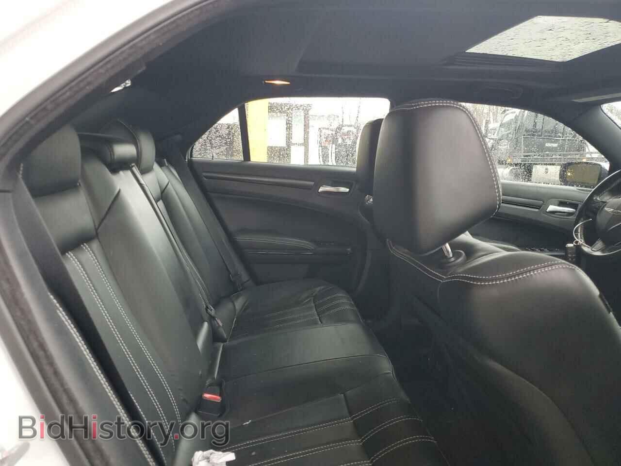2016 CHRYSLER 300 - VIN: 2C3CCAGG1GH282916 - Photo 10