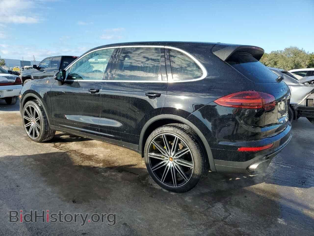 2016 PORSCHE CAYENNE - VIN: WP1AA2A21GKA10966 - Photo 2