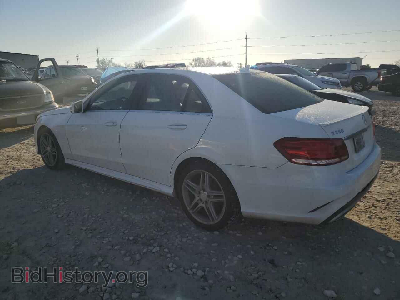 2014 MERCEDES-BENZ E-CLASS - VIN: WDDHF5KB2EA872040 - Фото 2