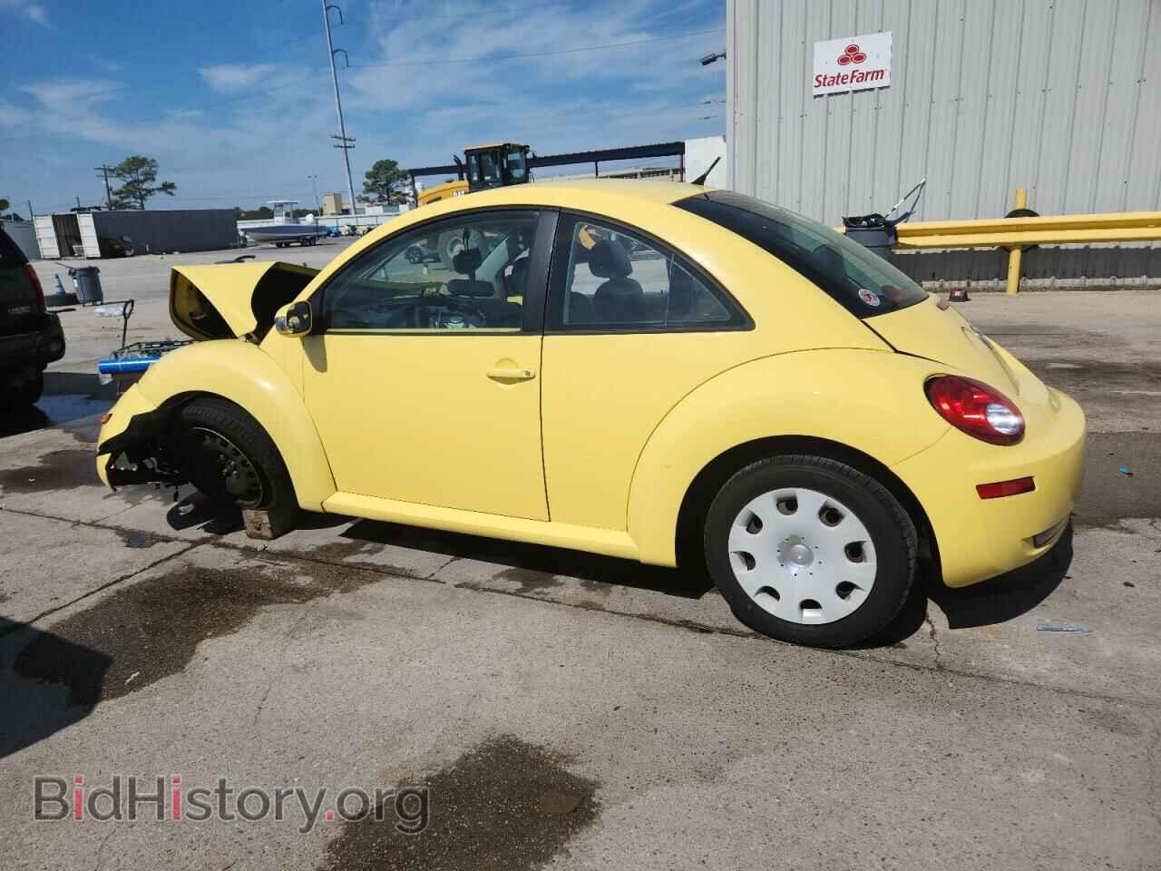 2010 VOLKSWAGEN BEETLE - VIN: 3VWPG3AG4AM001901 - Фото 2