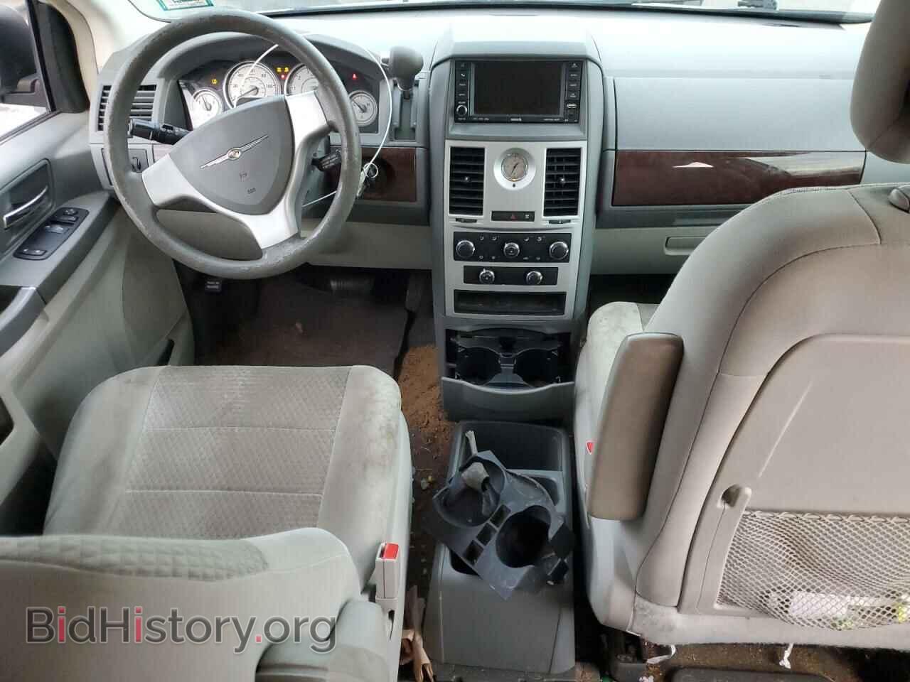 2010 CHRYSLER MINIVAN - VIN: 2A4RR2D17AR405902 - Фото 8