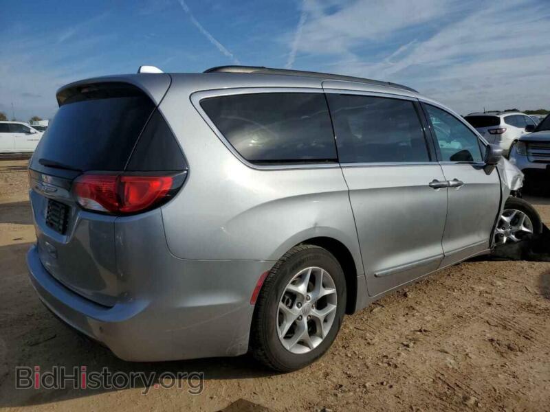 2017 Chrysler PACIFICA (VIN 2C4RC1BGXHR759366) — photo 3 of 13