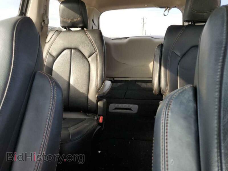 2017 Chrysler PACIFICA (VIN 2C4RC1BGXHR759366) — photo 10 of 13