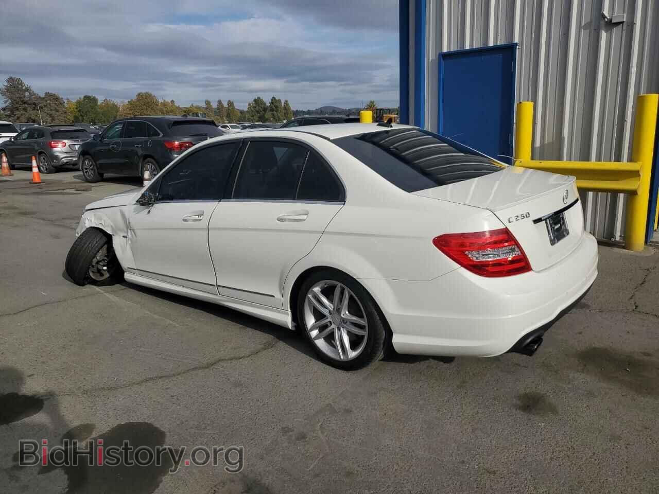 2012 MERCEDES-BENZ C-CLASS - VIN: WDDGF4HB9CA729189 - Фото 2