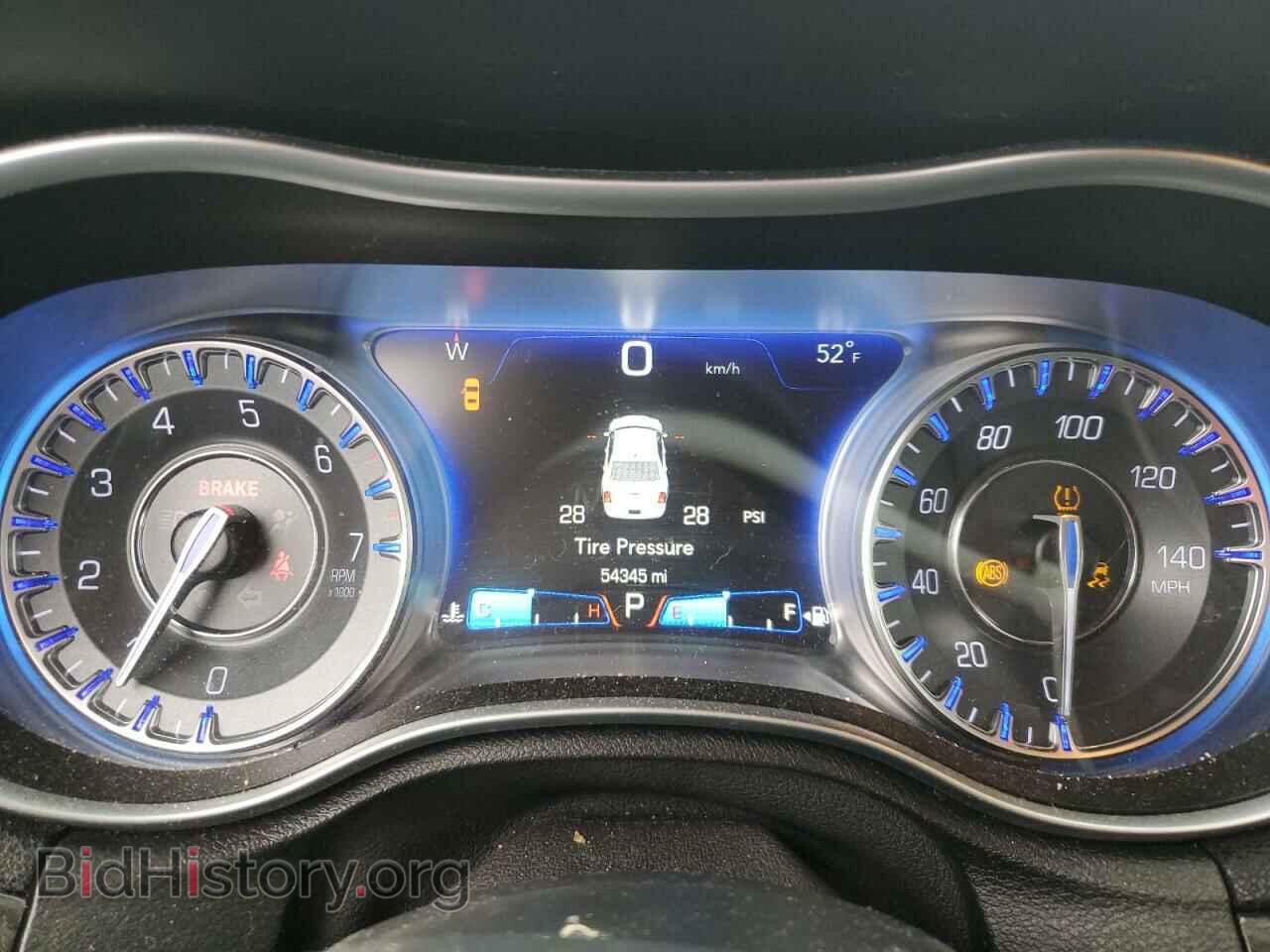 2016 CHRYSLER 300 - VIN: 2C3CCAAG7GH307780 - Фото 9