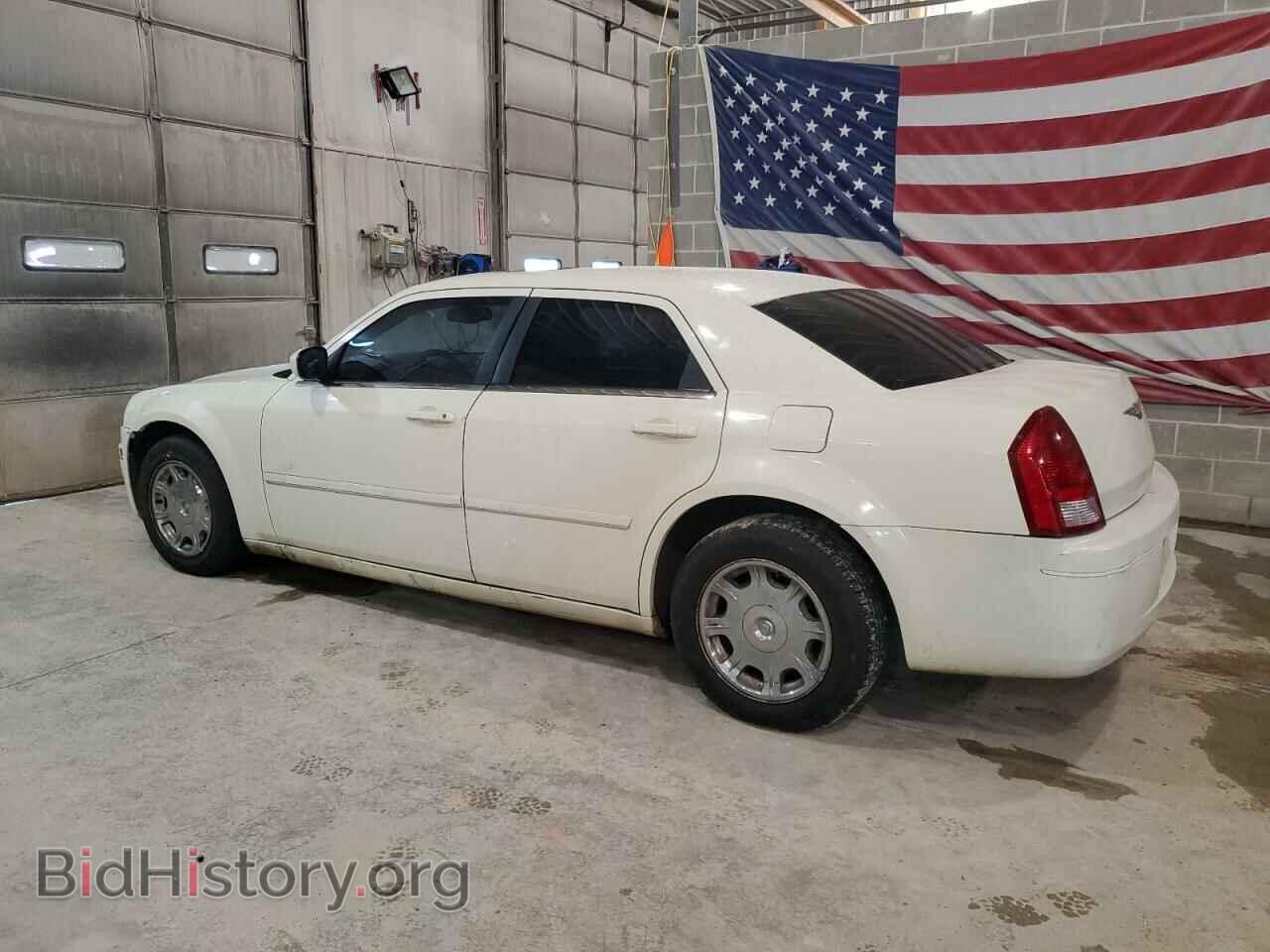 2005 CHRYSLER 300 - VIN: 2C3AA53G85H694290 - Фото 2