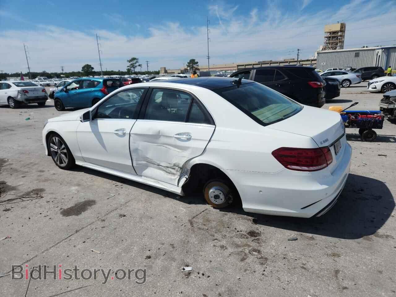 2016 MERCEDES-BENZ E-CLASS - VIN: WDDHF5KB8GB169989 - Фото 2