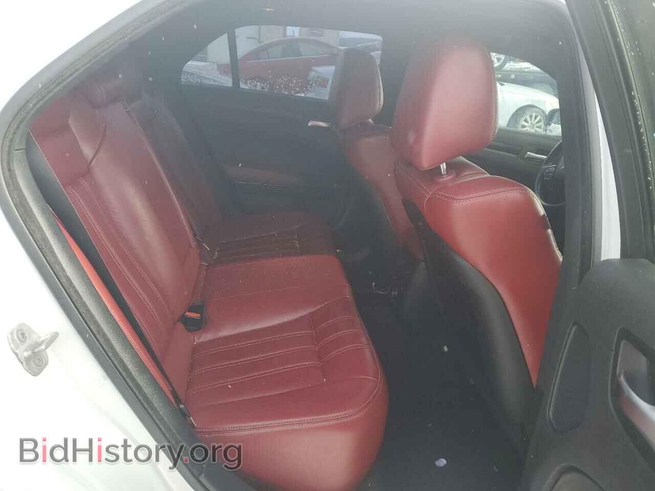 2013 CHRYSLER 300 - VIN: 2C3CCABT2DH672410 - Фото 10