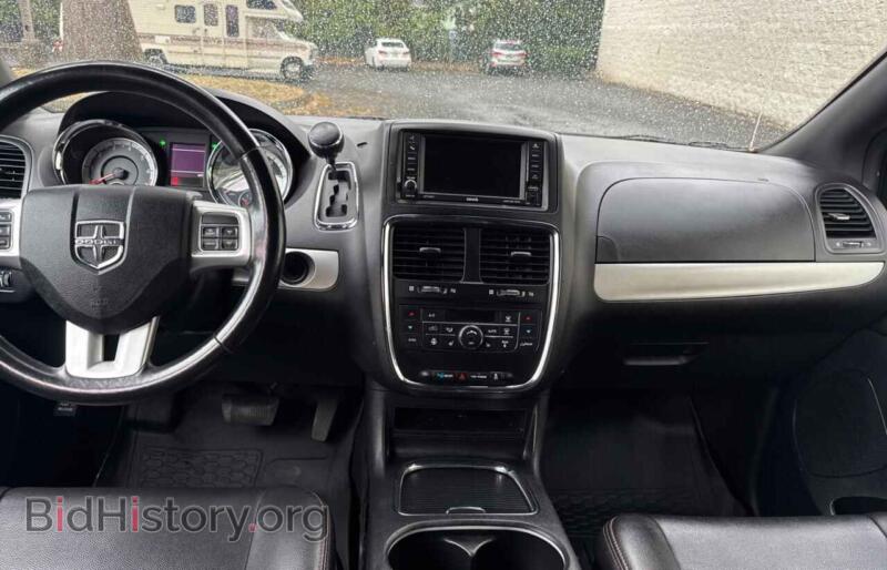 2019 Dodge CARAVAN (VIN 2C4RDGEG6KR516530) — photo 9 of 10