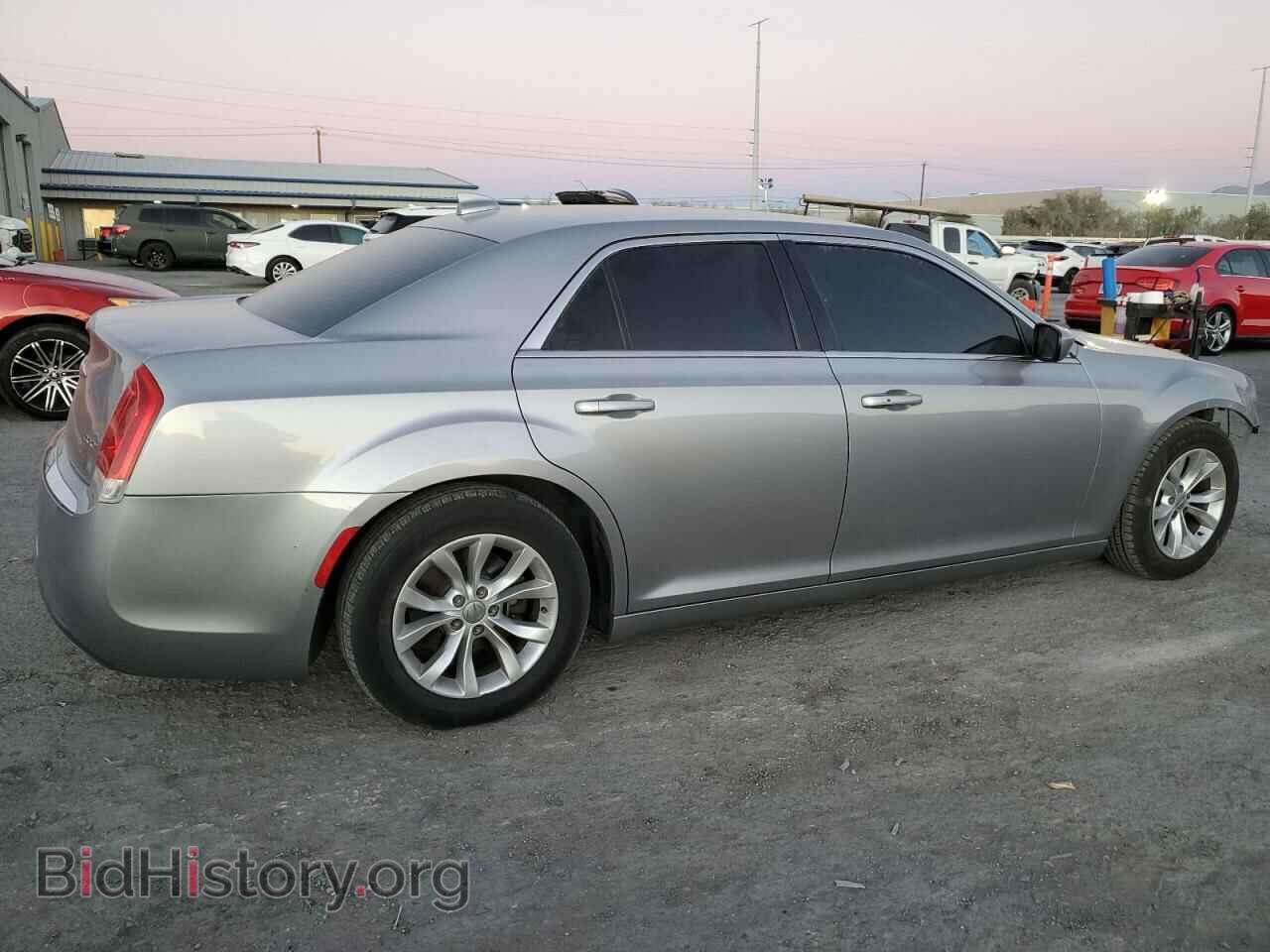 2016 CHRYSLER 300 - VIN: 2C3CCAAG2GH230297 - Фото 3