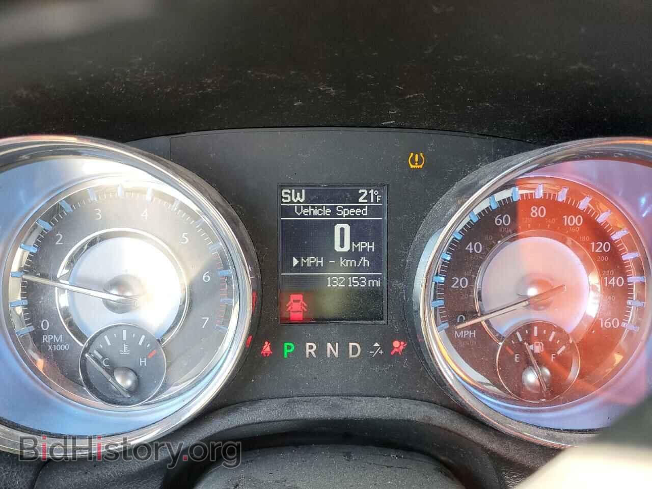 2011 CHRYSLER 300 - VIN: 2C3CA6CT1BH537000 - Фото 9