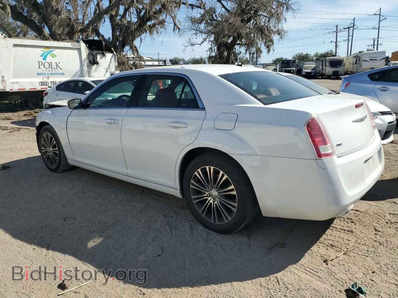 2013 CHRYSLER 300 - VIN: 2C3CCAGG5DH551964 - Фото 2