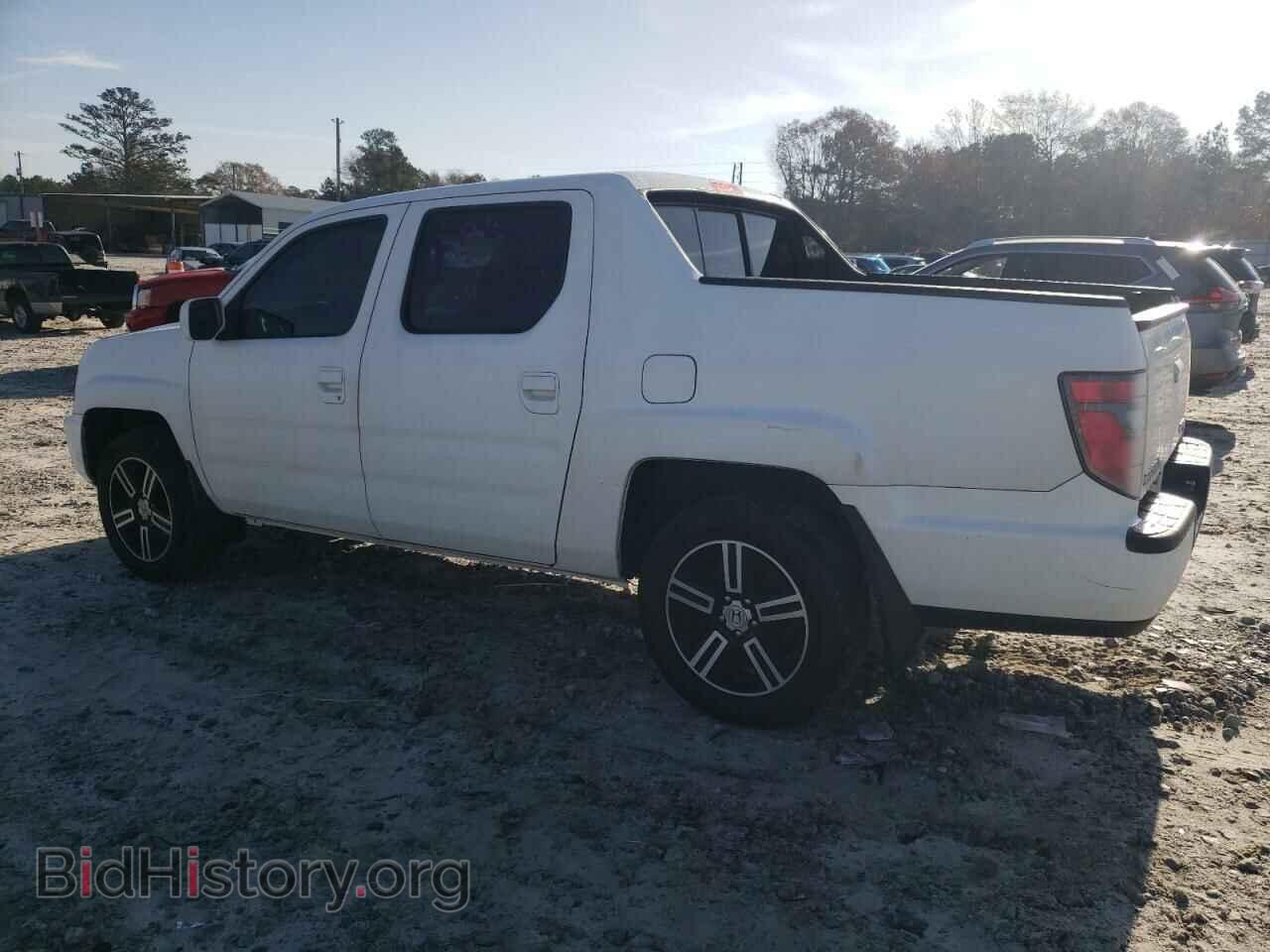 2013 HONDA RIDGELINE - VIN: 5FPYK1F50DB006451 - Фото 2