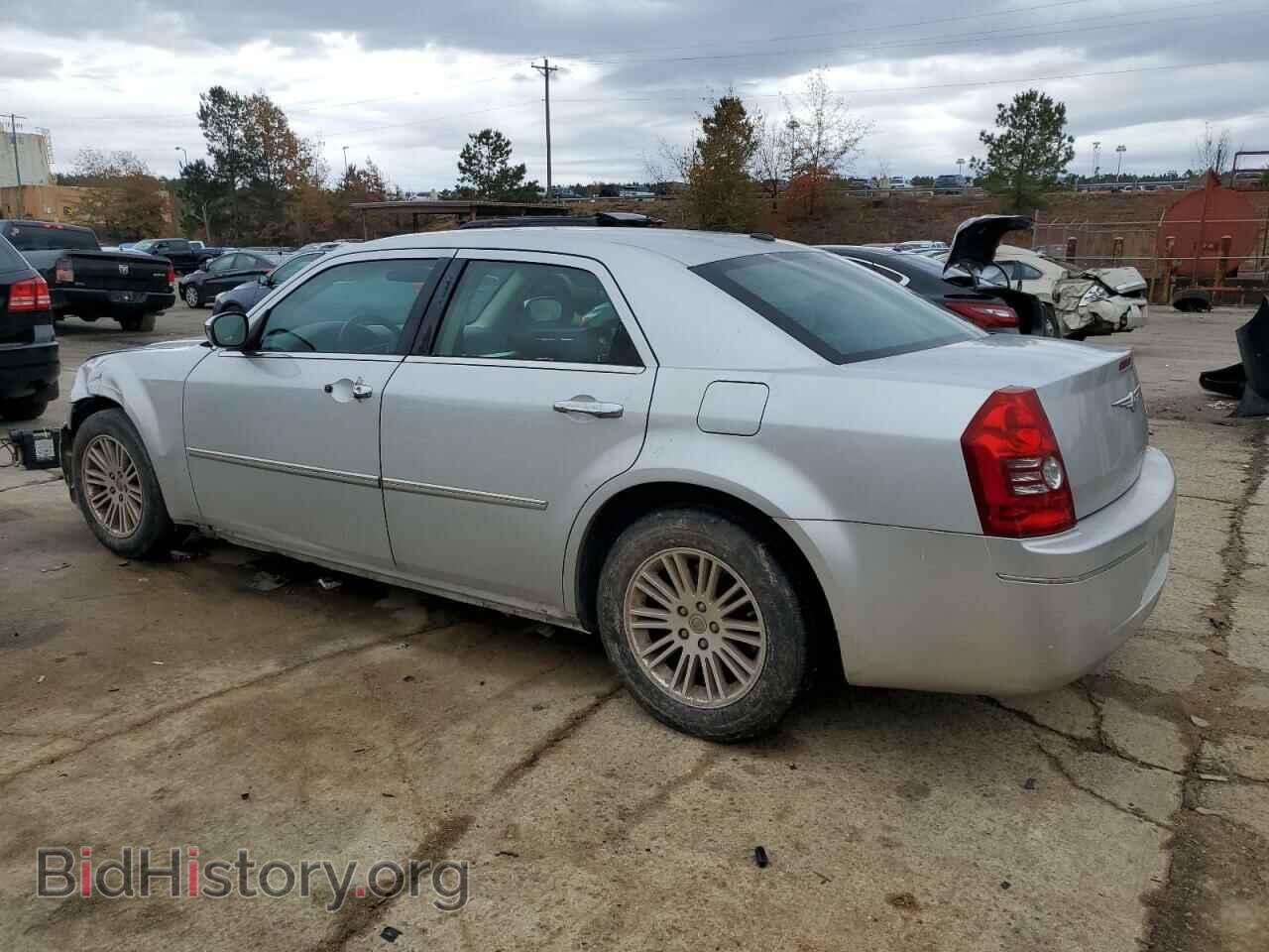2010 CHRYSLER 300 - VIN: 2C3CA5CVXAH249969 - Фото 2