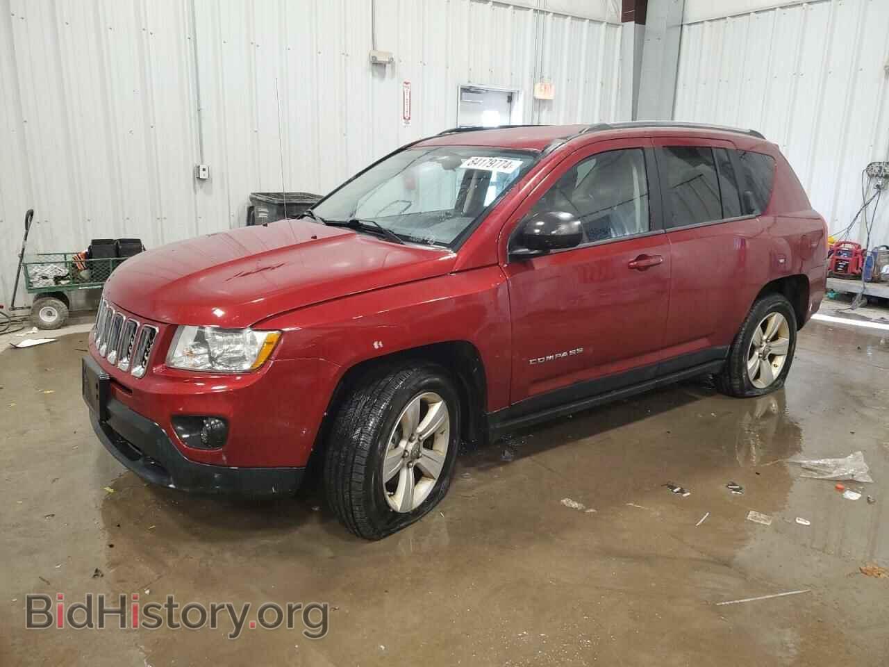 Photo 1J4NF1FB9BD158359 - JEEP COMPASS 2011