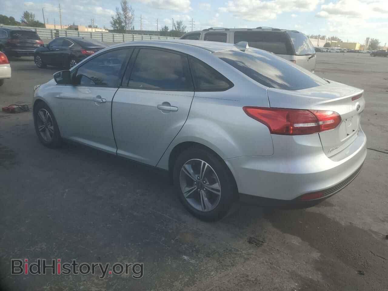 2018 FORD FOCUS - VIN: 1FADP3FE7JL243182 - Фото 2