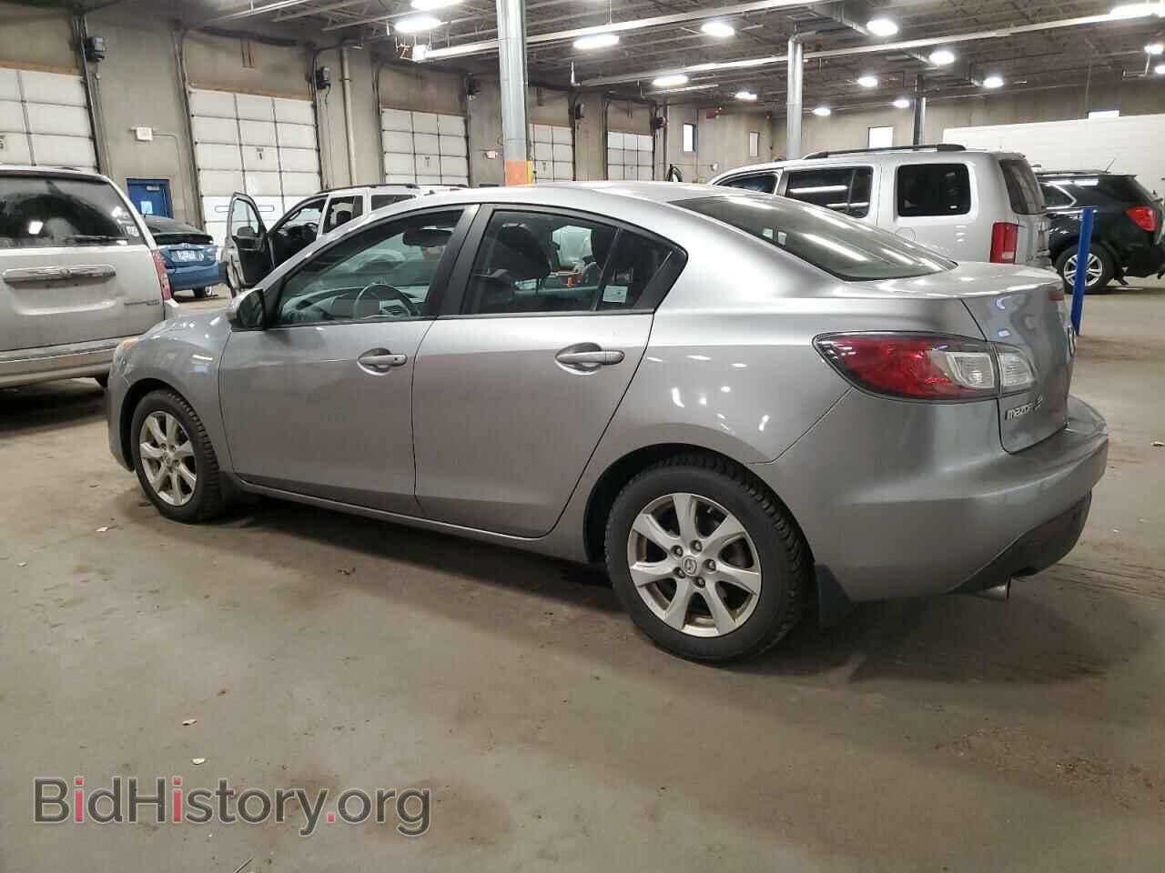 2011 MAZDA 3 - VIN: JM1BL1VF9B1497405 - Фото 2