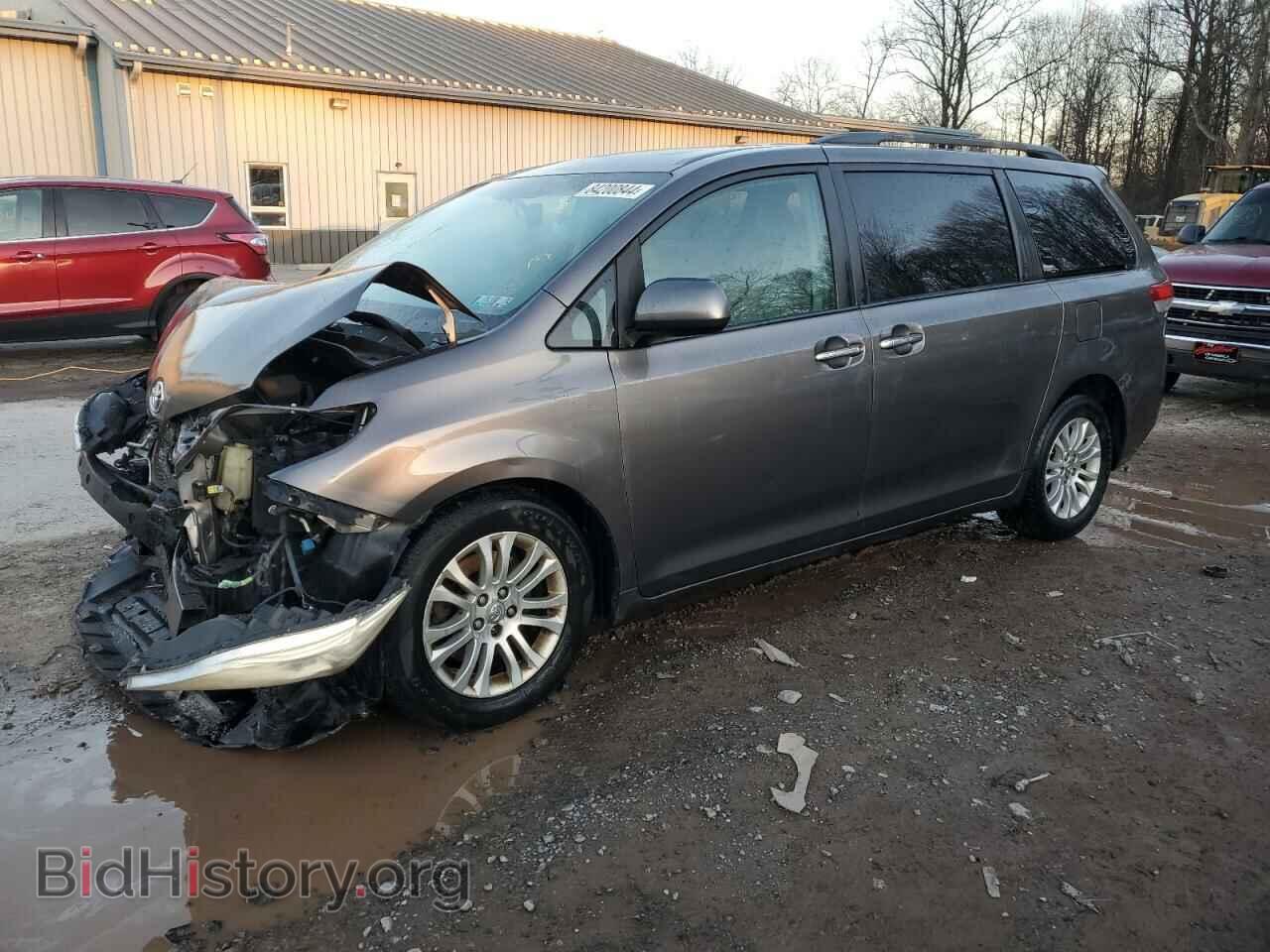 Photo 5TDYK3DC2BS088035 - TOYOTA All Models 2011