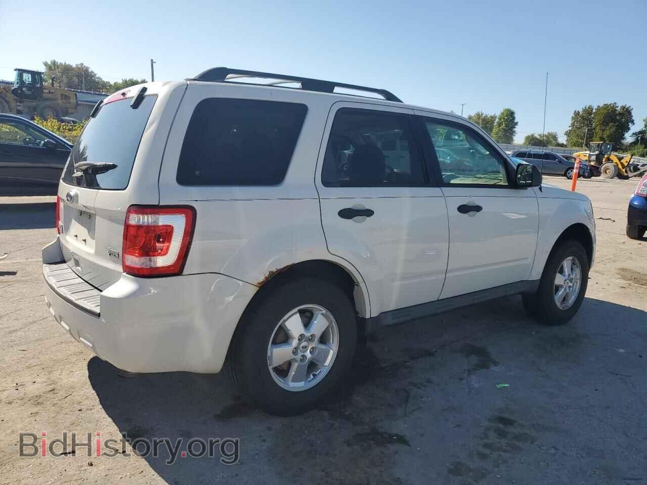 2011 FORD ESCAPE - VIN: 1FMCU0DG7BKA74270 - Фото 3