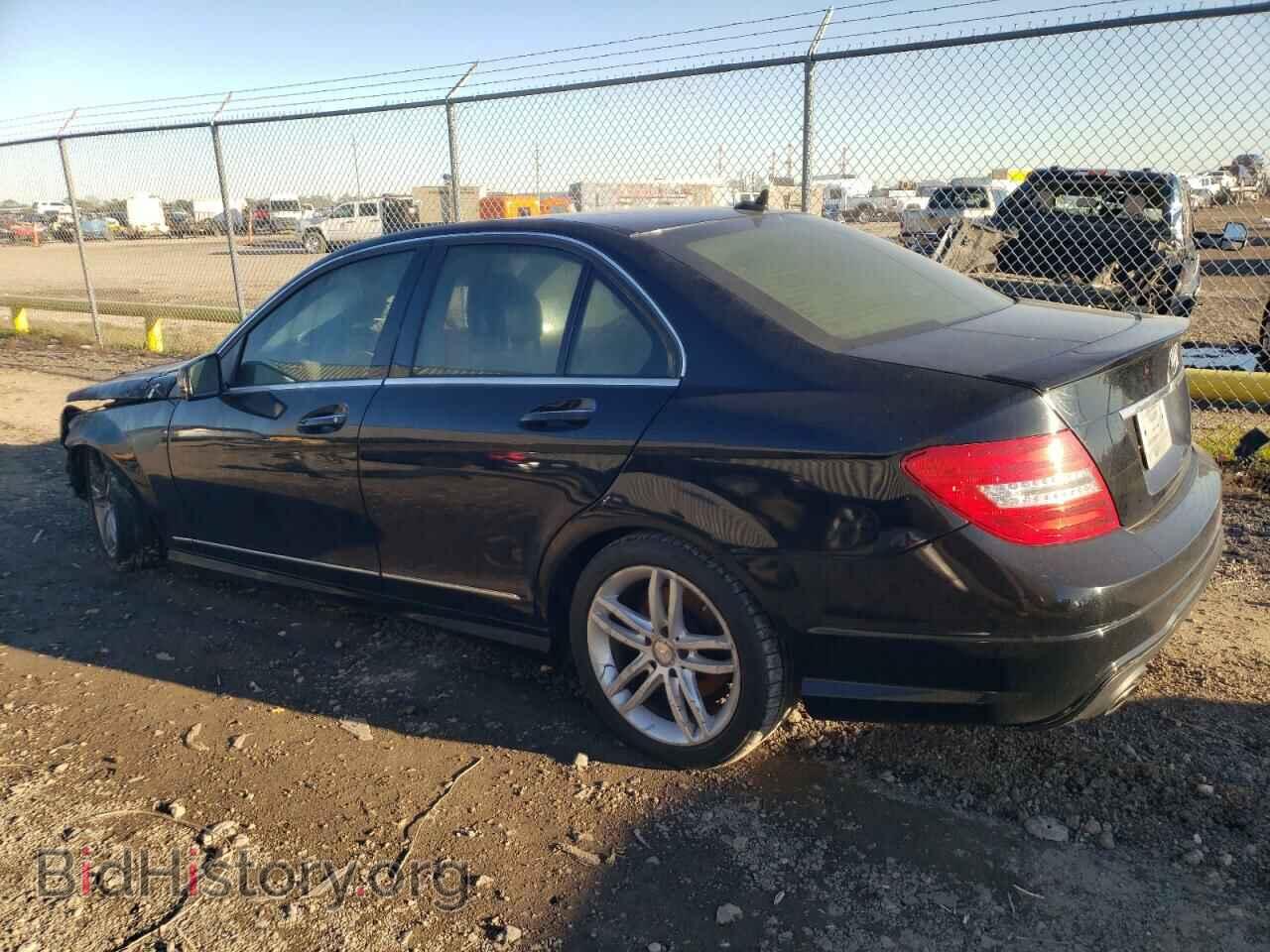 2014 MERCEDES-BENZ C-CLASS - VIN: WDDGF4HB2EG245882 - Фото 2