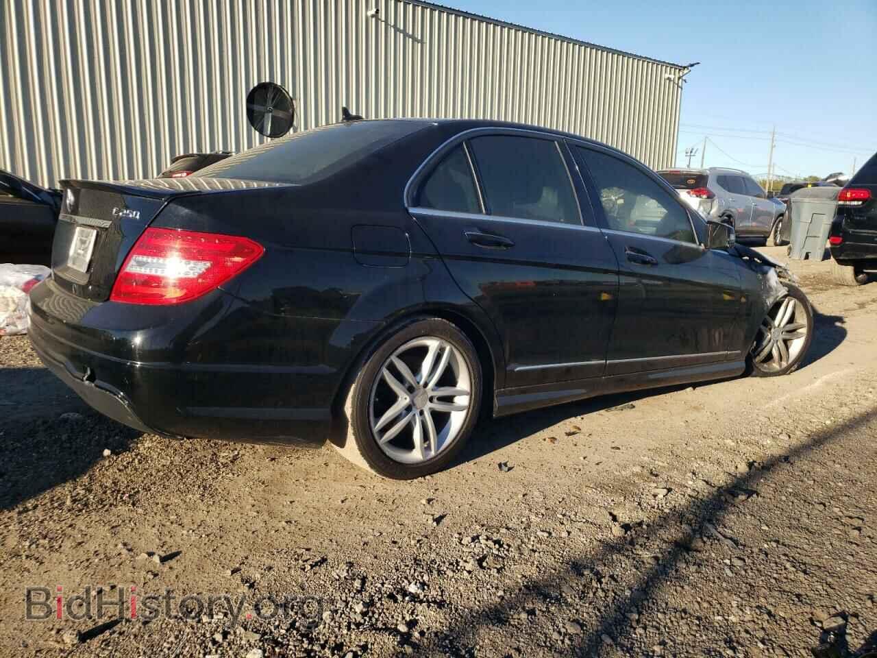 2014 MERCEDES-BENZ C-CLASS - VIN: WDDGF4HB2EG245882 - Фото 3