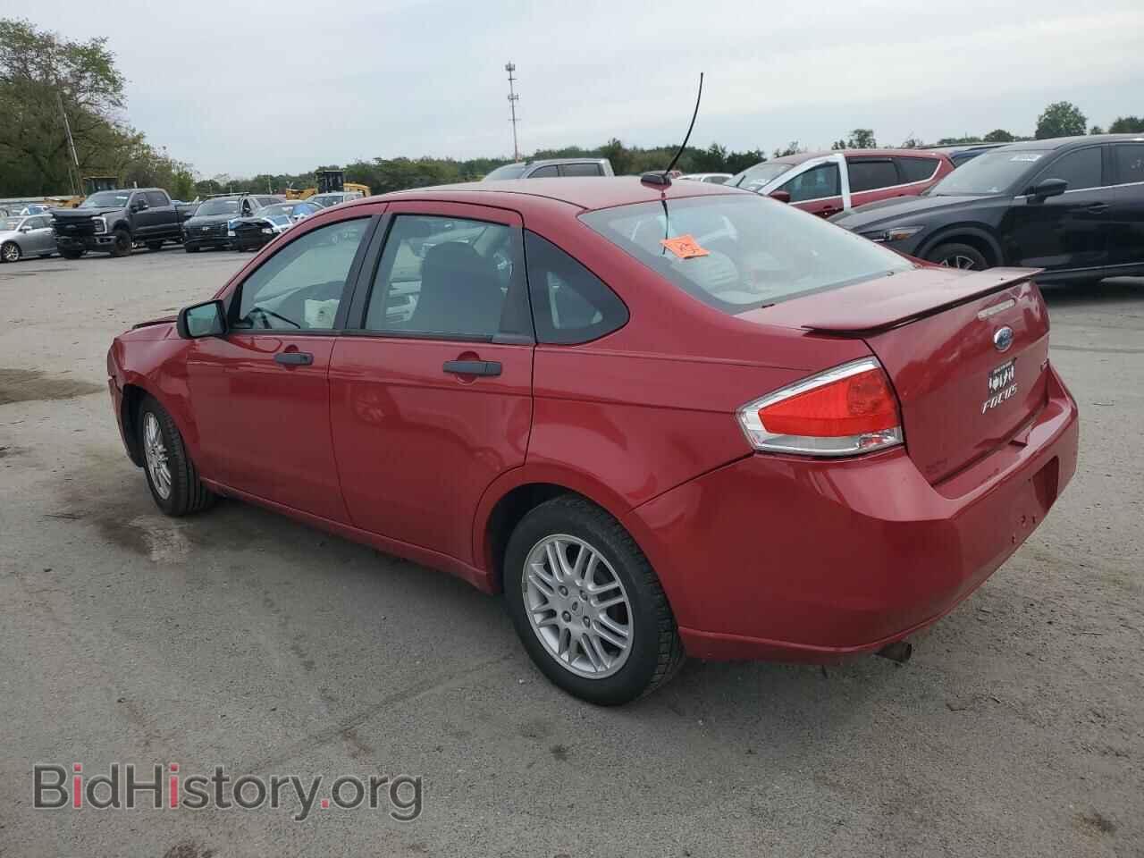 2011 FORD FOCUS - VIN: 1FAHP3FN6BW132270 - Фото 2
