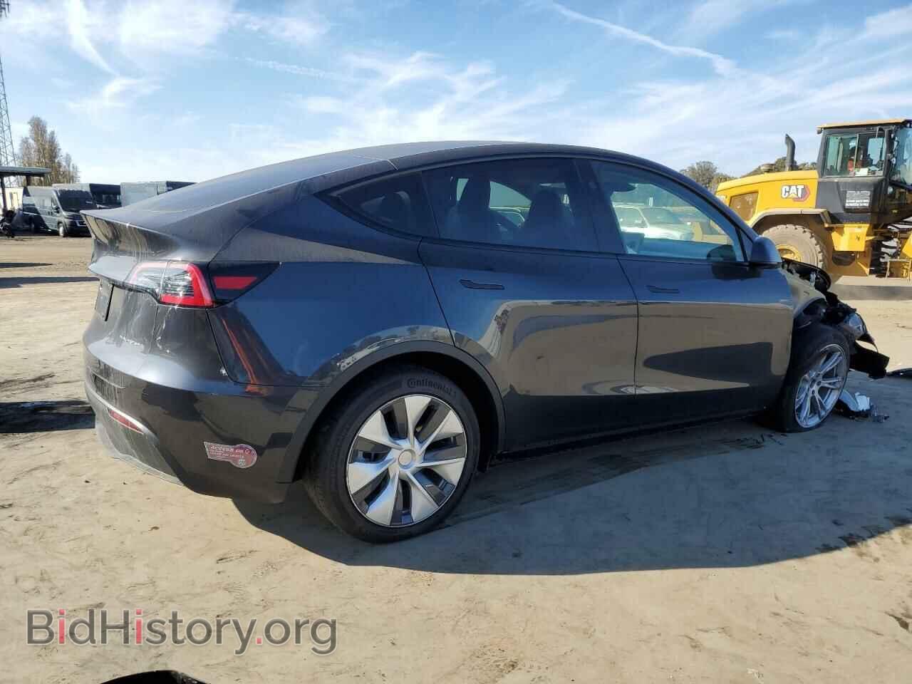 2024 TESLA MODEL Y - VIN: 7SAYGDEEXRF995933 - Photo 3