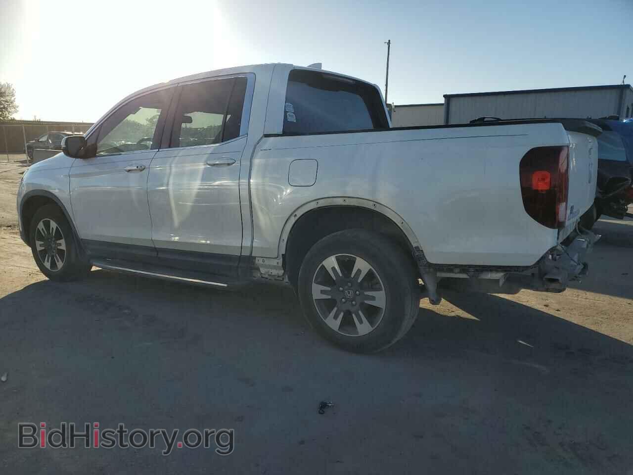 2017 HONDA RIDGELINE - VIN: 5FPYK3F65HB030514 - Фото 2