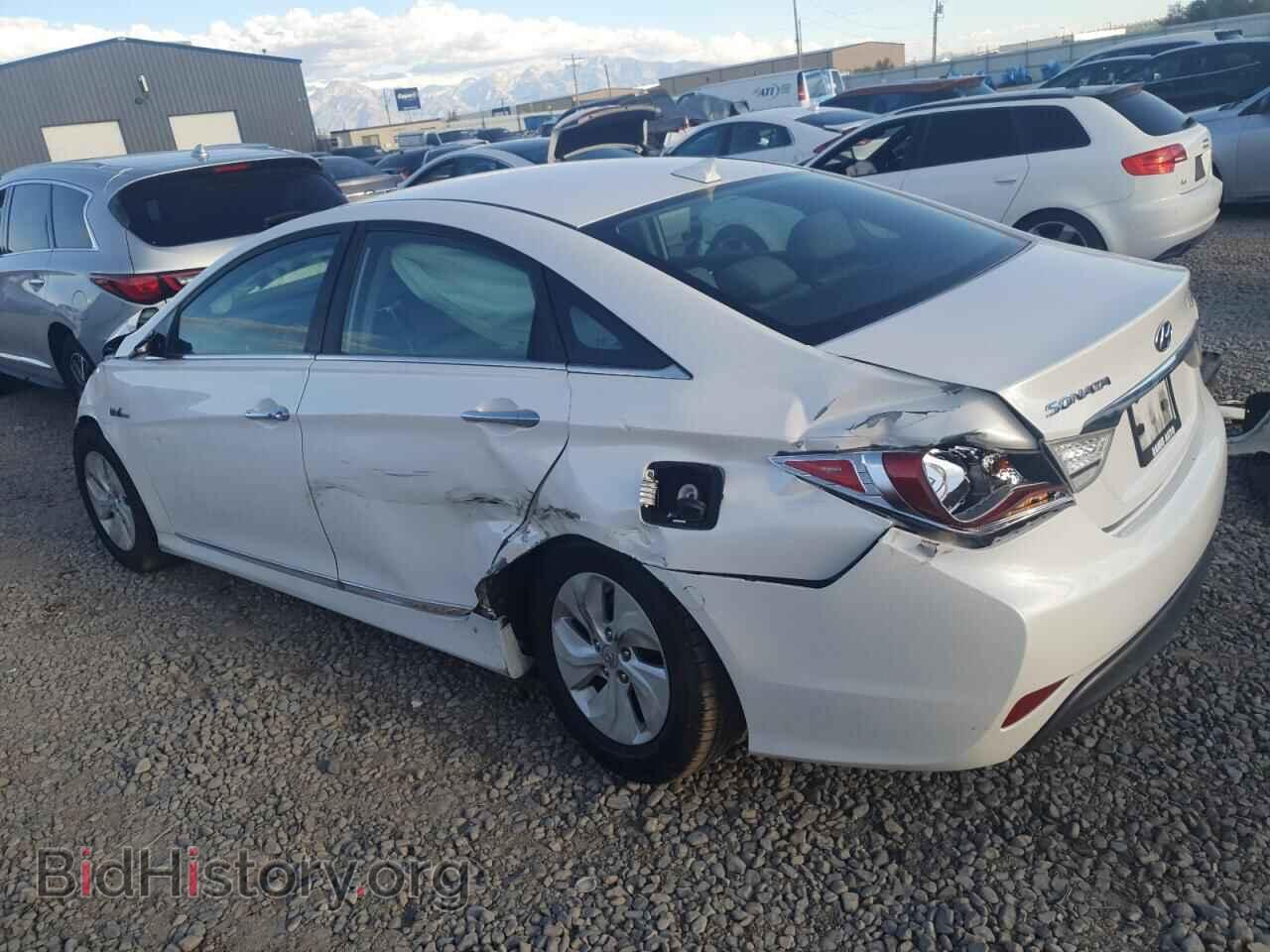2014 HYUNDAI SONATA - VIN: KMHEC4A40EA114597 - Фото 2