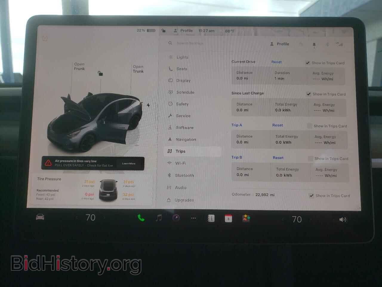 2023 TESLA MODEL Y - VIN: 7SAYGDEFXPF644302 - Photo 9