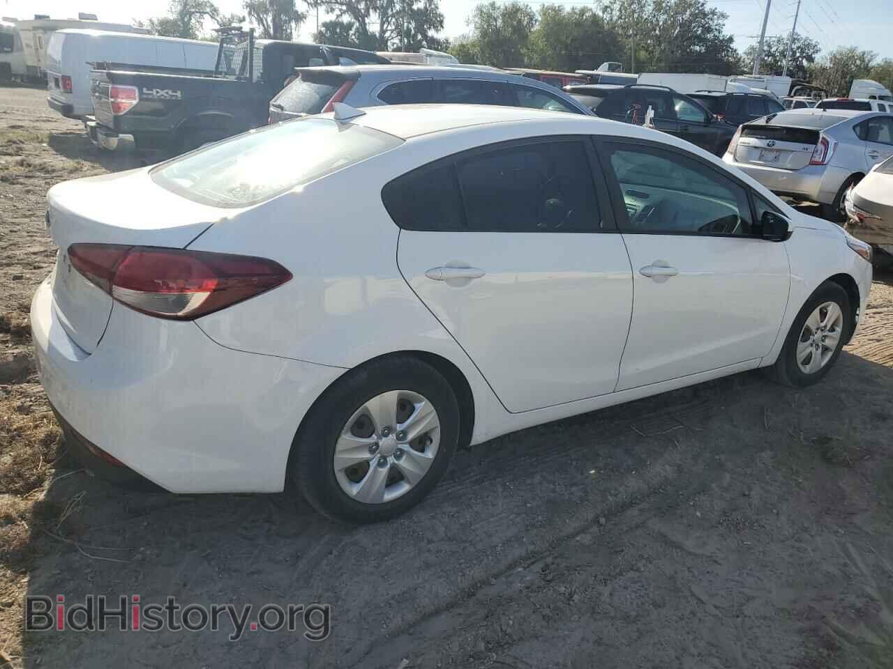 2017 KIA FORTE - VIN: 3KPFK4A7XHE044355 - Фото 3