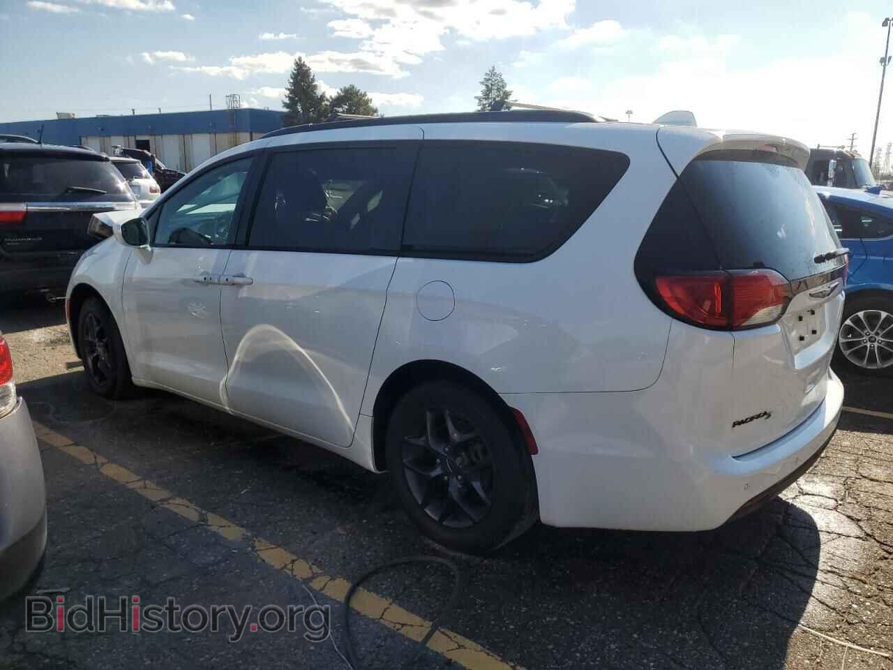 2018 CHRYSLER PACIFICA - VIN: 2C4RC1EG7JR332566 - Photo 2