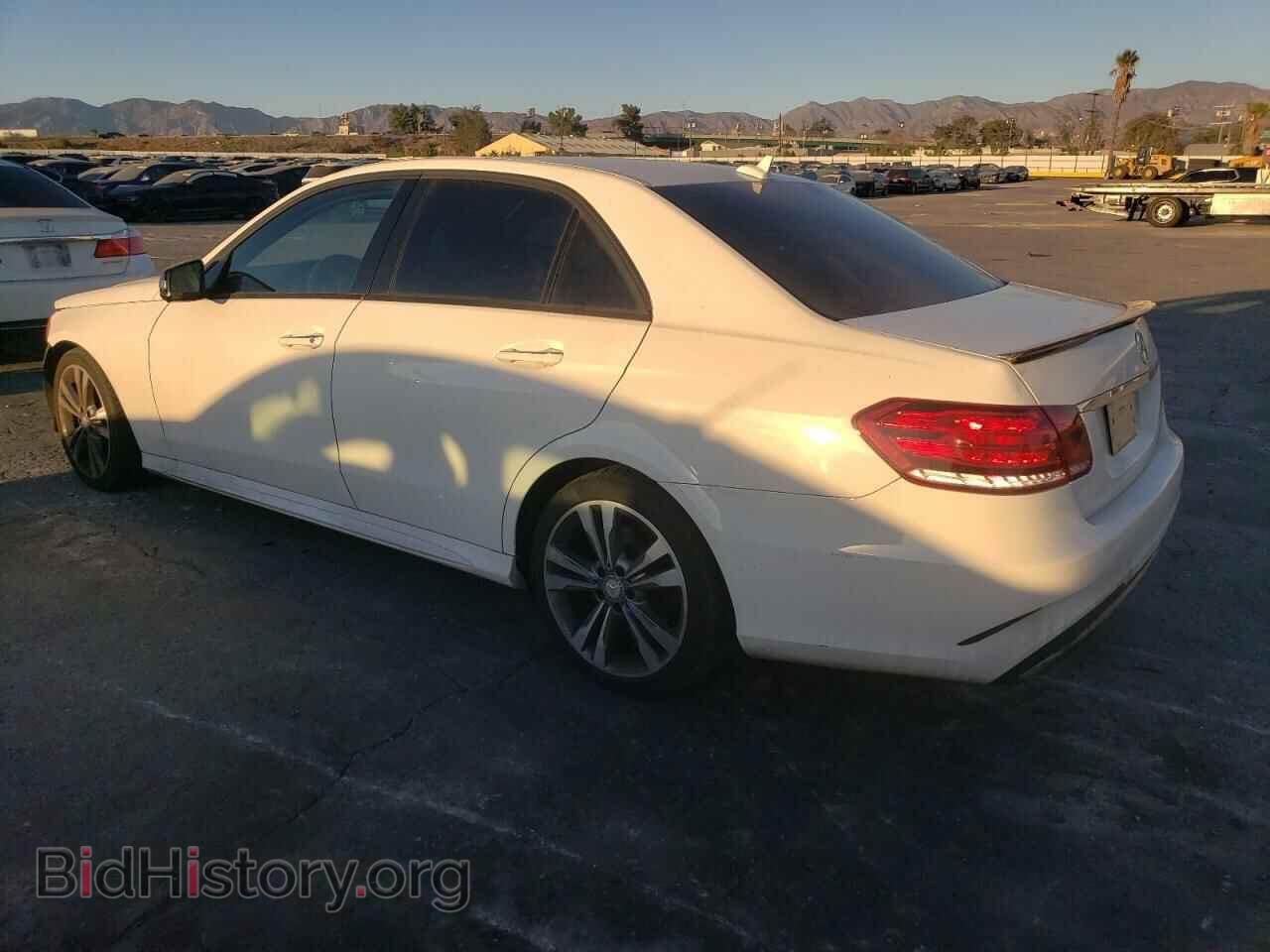 2016 MERCEDES-BENZ E-CLASS - VIN: WDDHF5KB5GB192579 - Фото 2