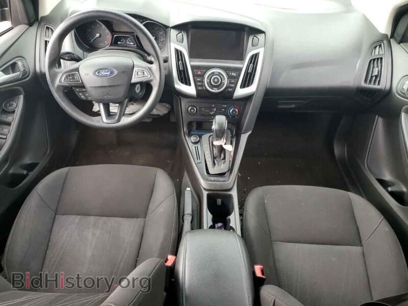 2017 Ford FOCUS (VIN 1FADP3F21HL337333) — photo 8 of 12