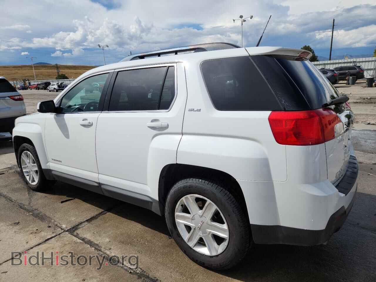 2011 GMC TERRAIN - VIN: 2CTFLTE59B6235745 - Photo 2