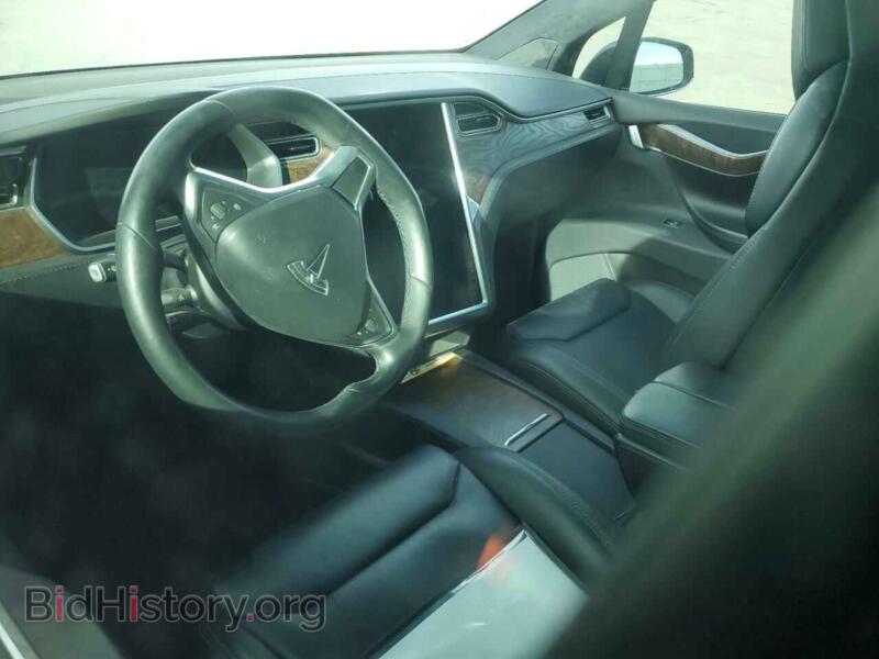 2017 Tesla MODEL X (VIN 5YJXCBE20HF078528) — photo 8 of 12