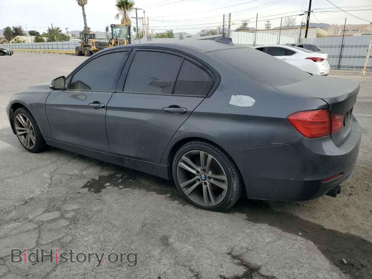 2013 BMW 3 SERIES - VIN: WBA3A5C56DF602805 - Фото 2