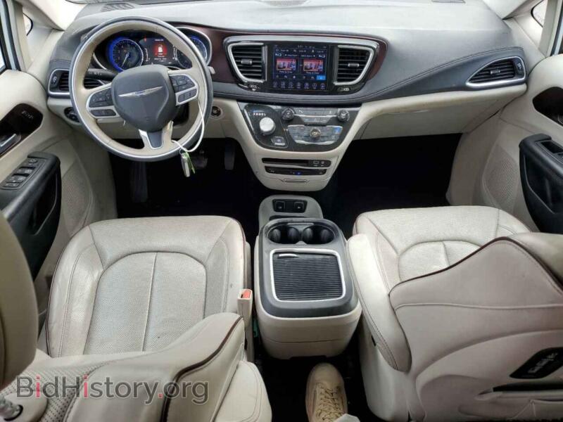 2017 Chrysler PACIFICA (VIN 2C4RC1GG8HR614013) — фото 8 из 13