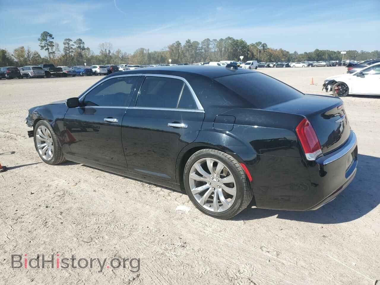 2019 CHRYSLER 300 - VIN: 2C3CCAEG5KH689519 - Фото 2