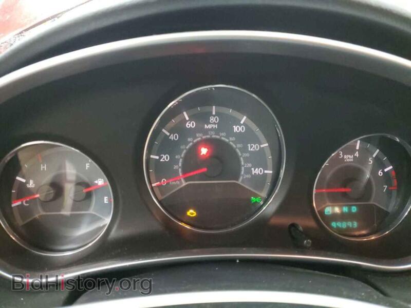 2013 Chrysler 200 (VIN 1C3CCBAB8DN551077) — photo 9 of 13