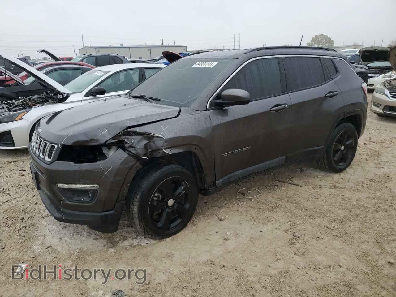 Photo 3C4NJCBB8LT135947 - JEEP COMPASS 2020