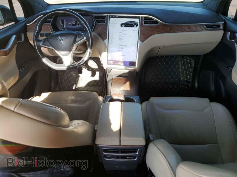 2016 Tesla MODEL X (VIN 5YJXCBE22GF030253) — фото 8 из 13