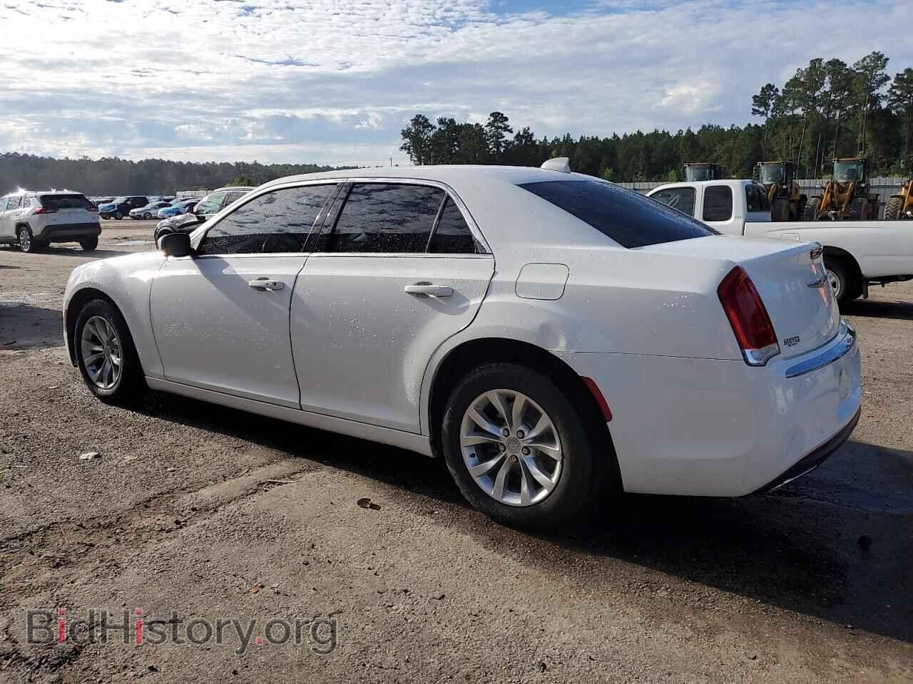 2015 CHRYSLER 300 - VIN: 2C3CCAAG3FH820359 - Фото 2