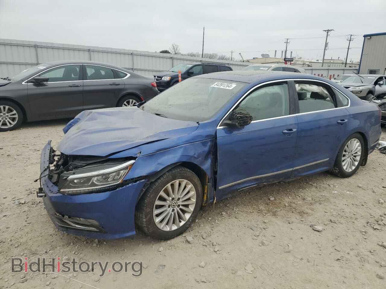 Photo 1VWBT7A39HC014617 - VOLKSWAGEN PASSAT 2017