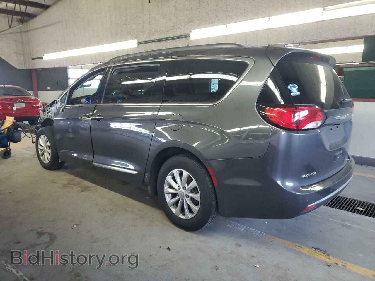 2017 CHRYSLER PACIFICA - VIN: 2C4RC1BGXHR776975 - Photo 2