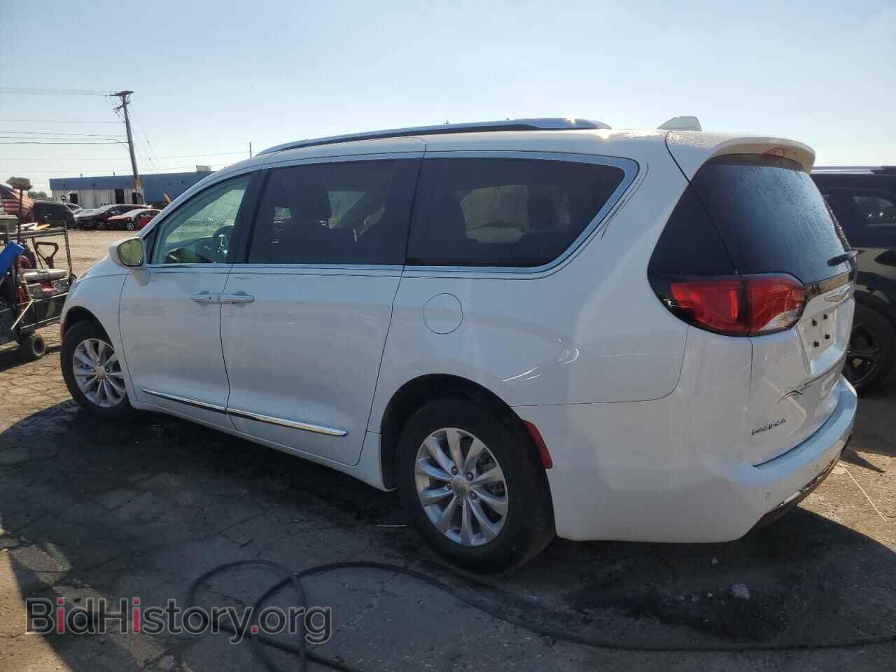 2019 CHRYSLER PACIFICA - VIN: 2C4RC1BG7KR532238 - Фото 2