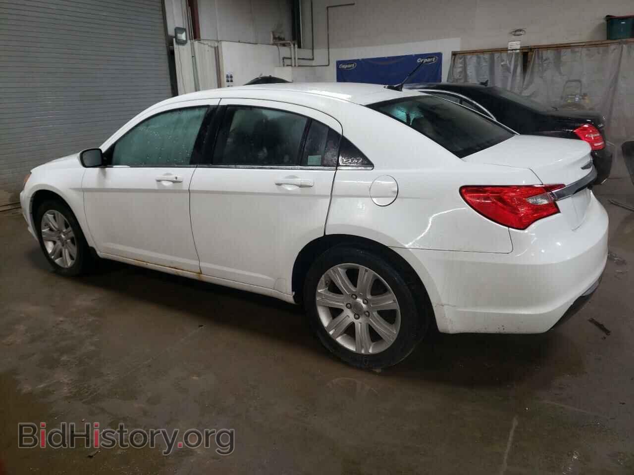 2011 CHRYSLER 200 - VIN: 1C3BC1FB3BN607860 - Фото 2