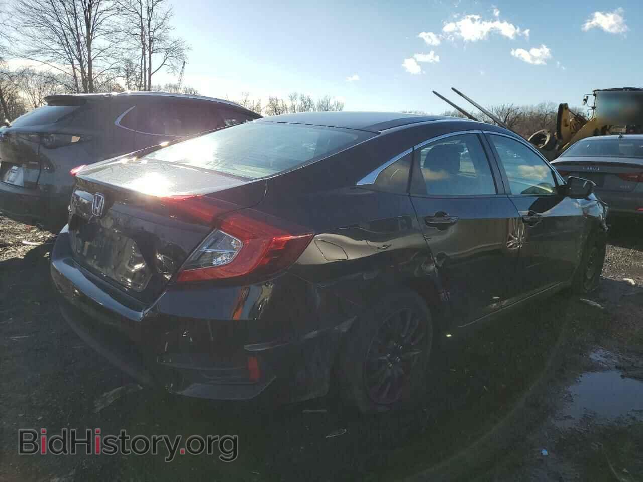 2018 HONDA CIVIC - VIN: 2HGFC2F57JH558233 - Фото 3